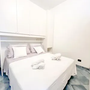 a-5-minuti-dal-mare-dolphin-beach-house.hotelitalianriviera.com/